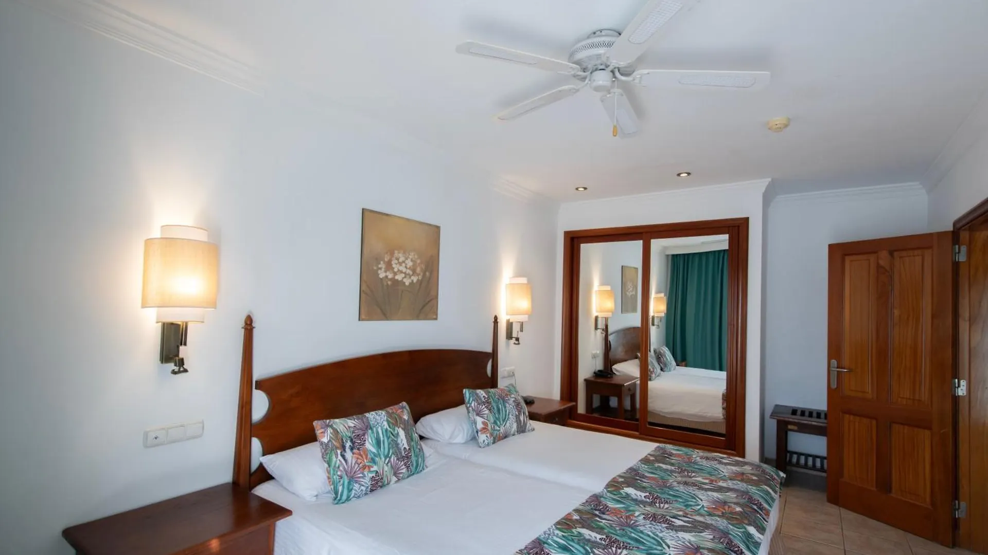 Las Marismas De Corralejo Aparthotel